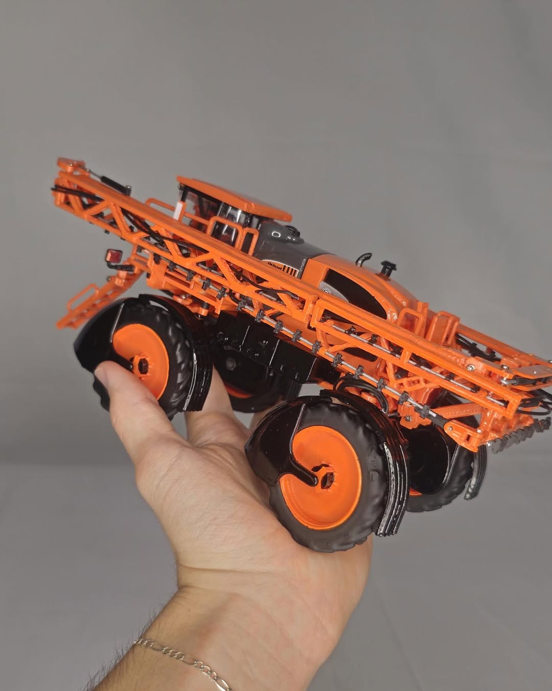 Miniatura do Pulverizador Jacto Uniport 3030 3030 – Escala 1/32 (Controle Remoto)