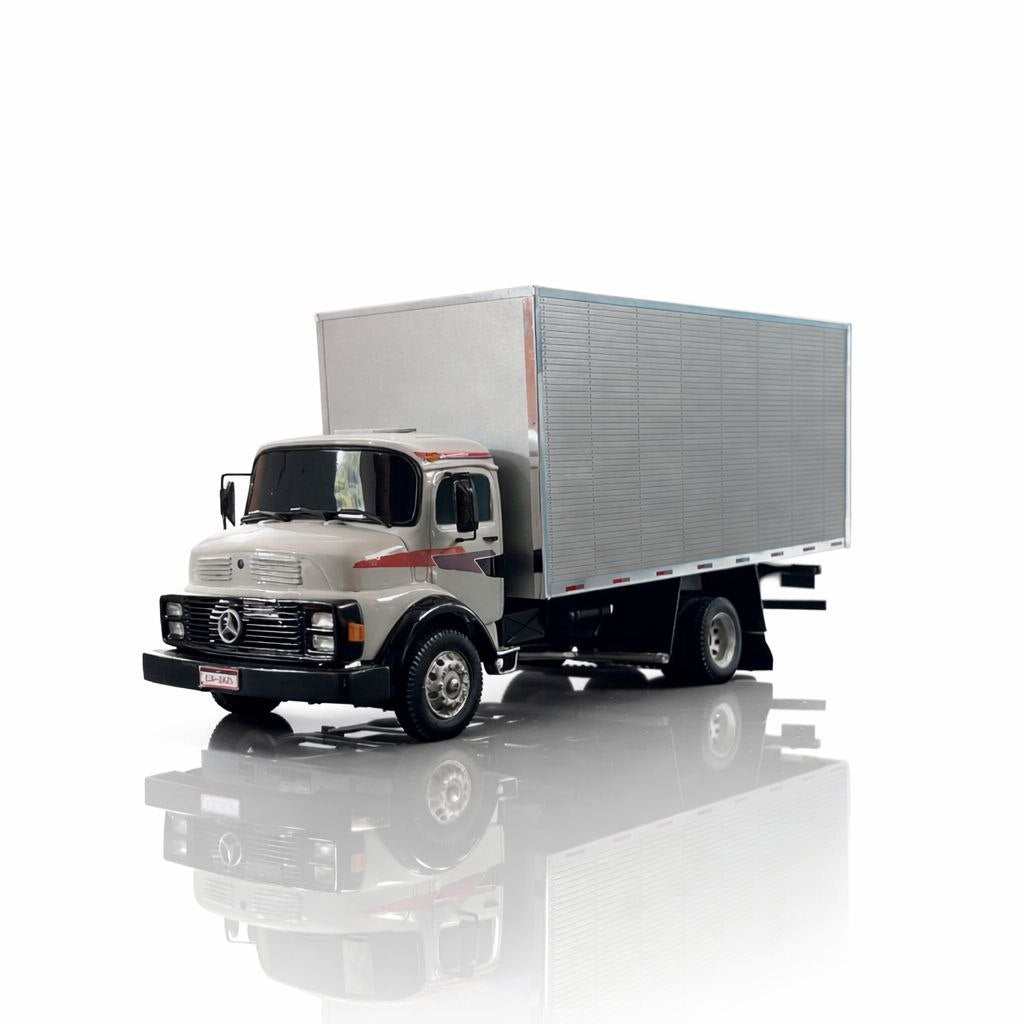 Mercedes-Benz 1113 Escala (Controle Remoto)